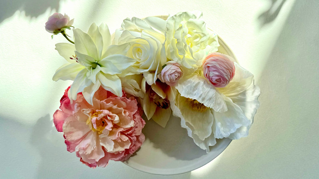 How to Layer Your Dining Table with Flowers for a Stunning Look